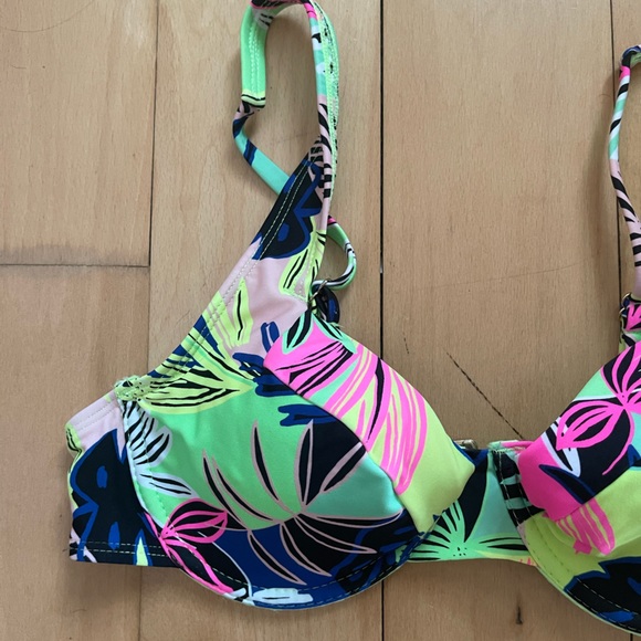 SWIM | Colorful Bikini Swim Top - Picture 2 of 5